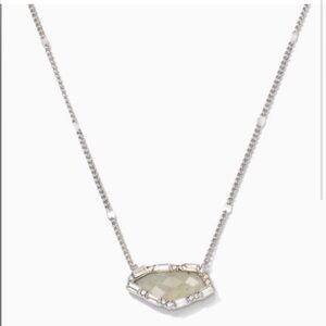 Stella and Dot Collector’s Box Pave stone pendant. Labradorite/silver. NIB